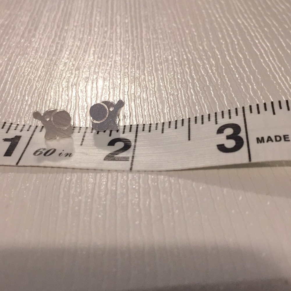 🚨LAST ONE🚨 Minimal elephant studs 925silver NWOT - Picture 3 of 3